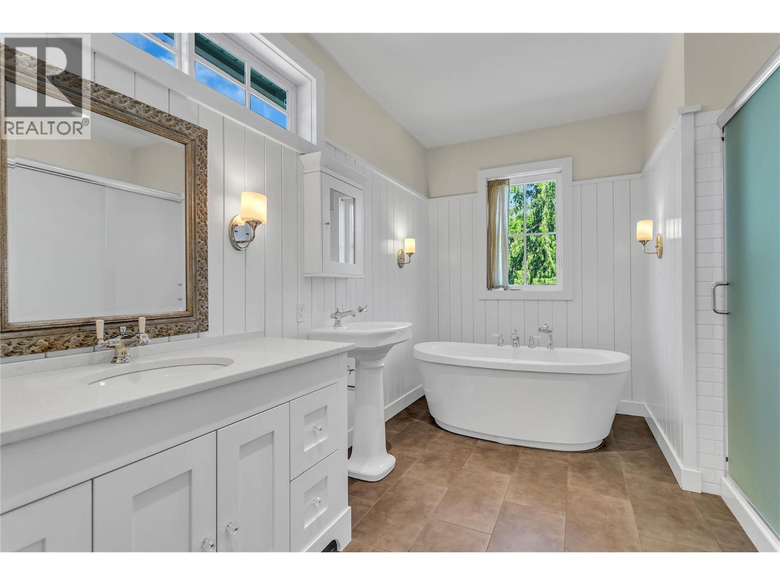 2376 Saucier Road. Kelowna, British Columbia