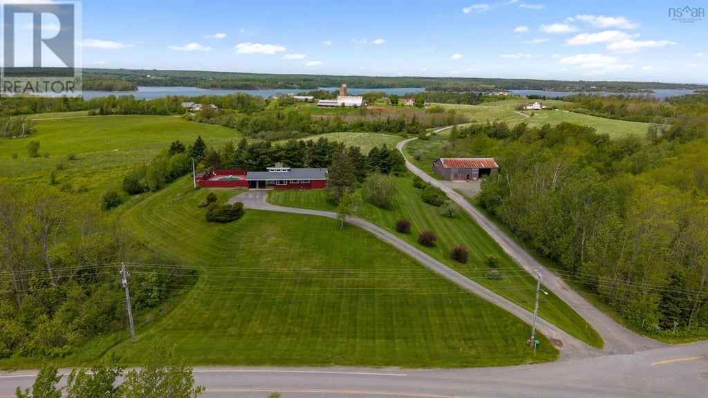 393 Shore Road, Egerton