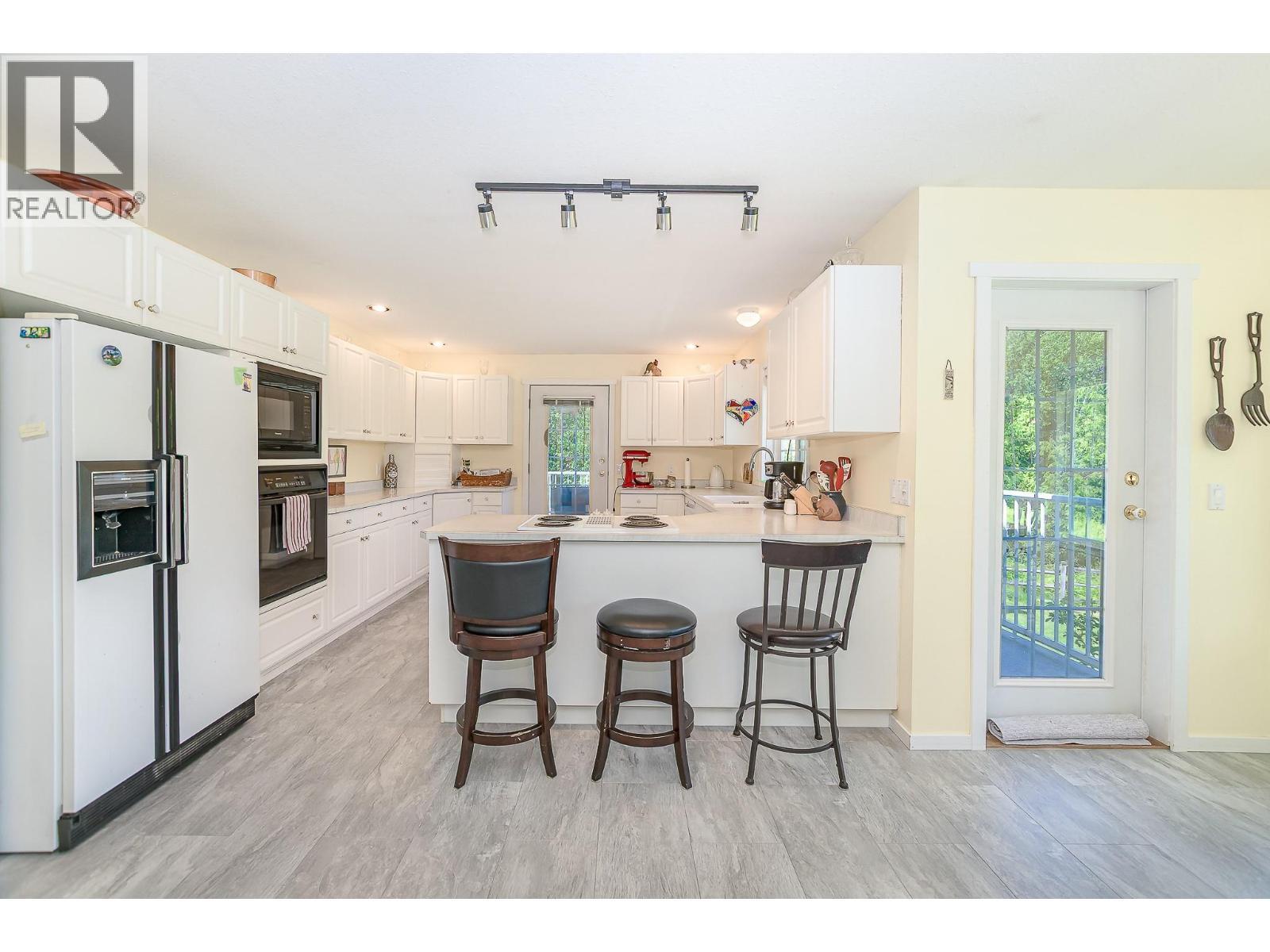 4340 Sederberg Road. Malakwa, British Columbia