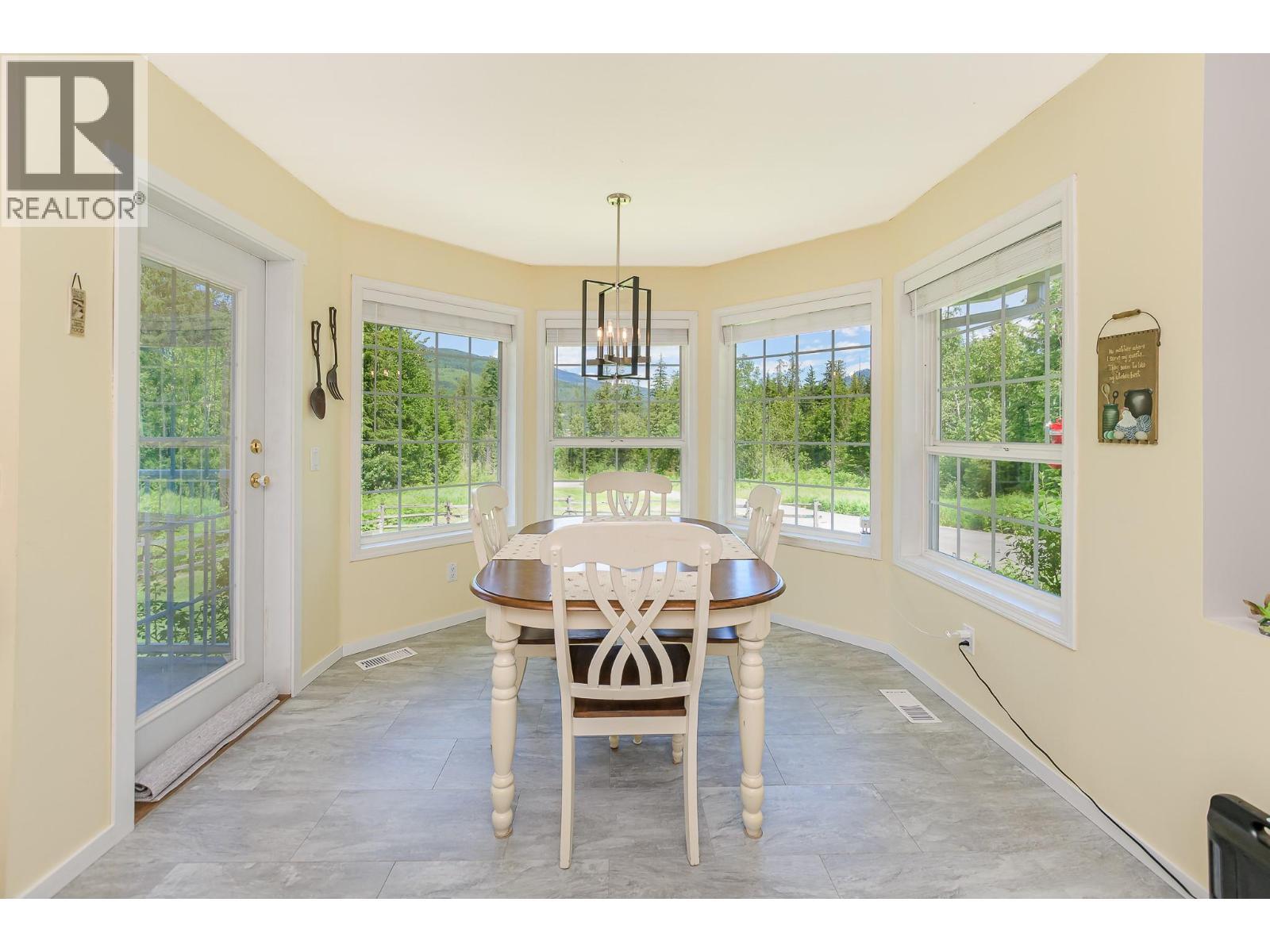 4340 Sederberg Road. Malakwa, British Columbia