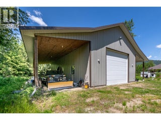 4340 Sederberg Road. Malakwa, British Columbia