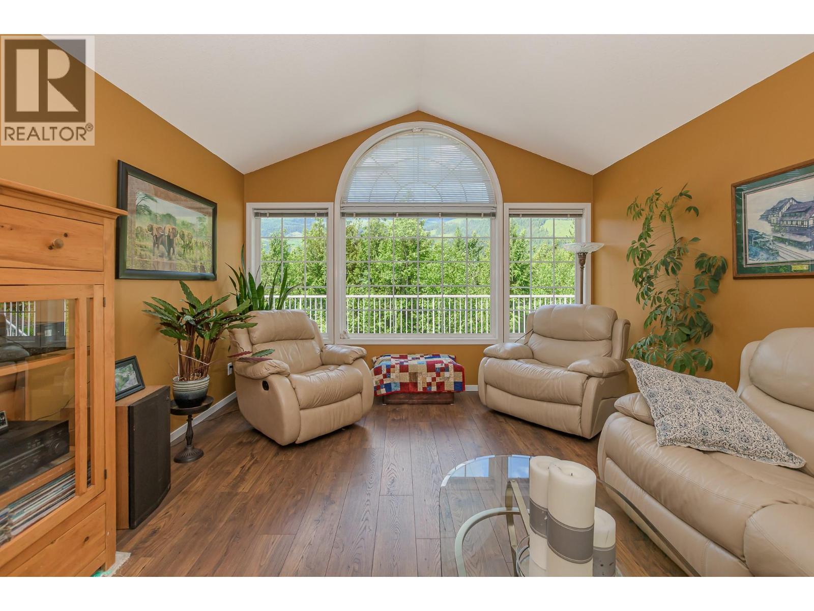 4340 Sederberg Road. Malakwa, British Columbia