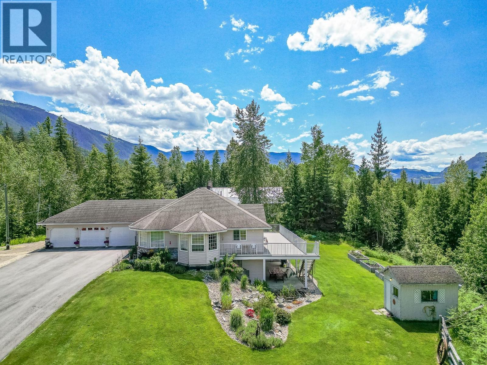 4340 Sederberg Road. Malakwa, British Columbia