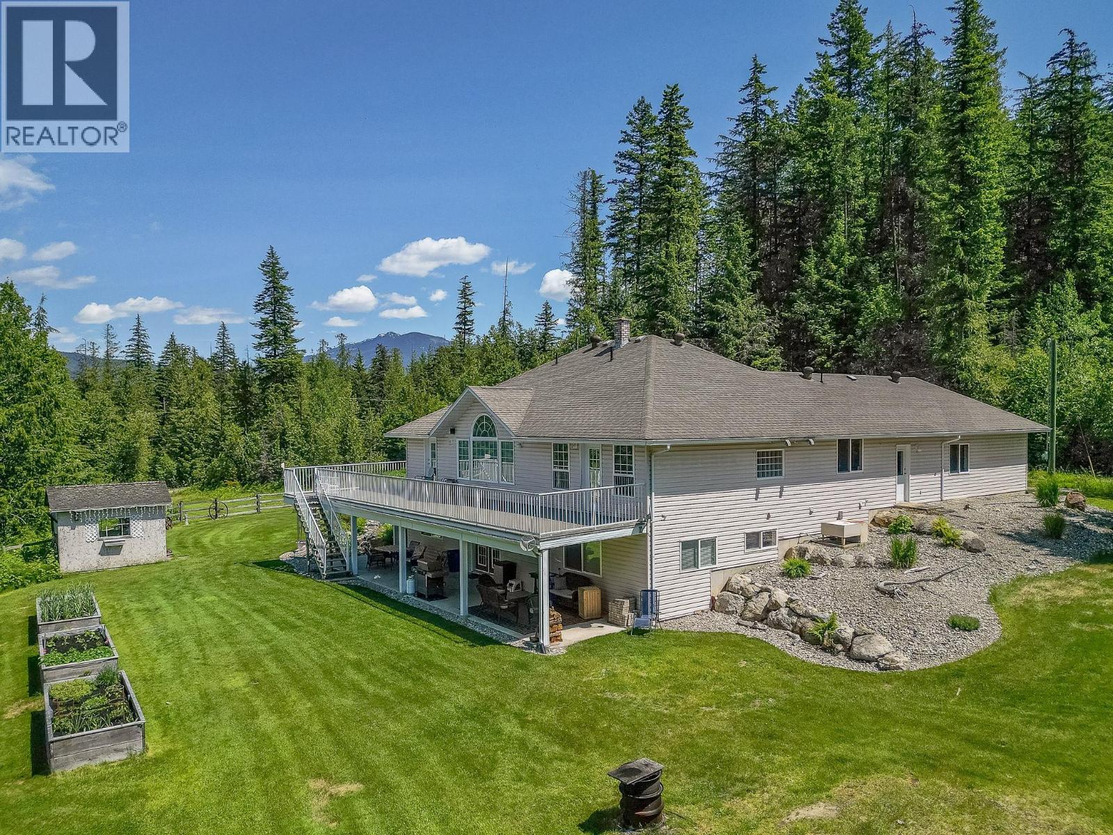 4340 Sederberg Road. Malakwa, British Columbia