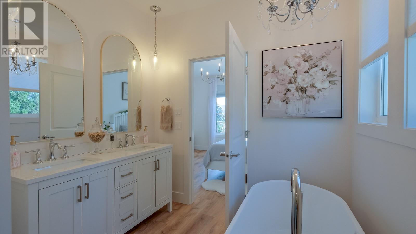 10290 Columbia Way. Vernon, British Columbia