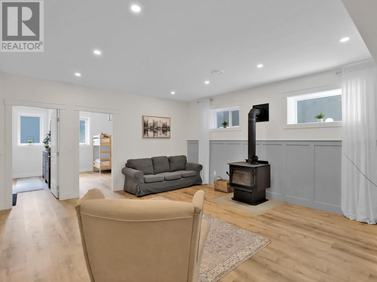 10290 Columbia Way. Vernon, British Columbia