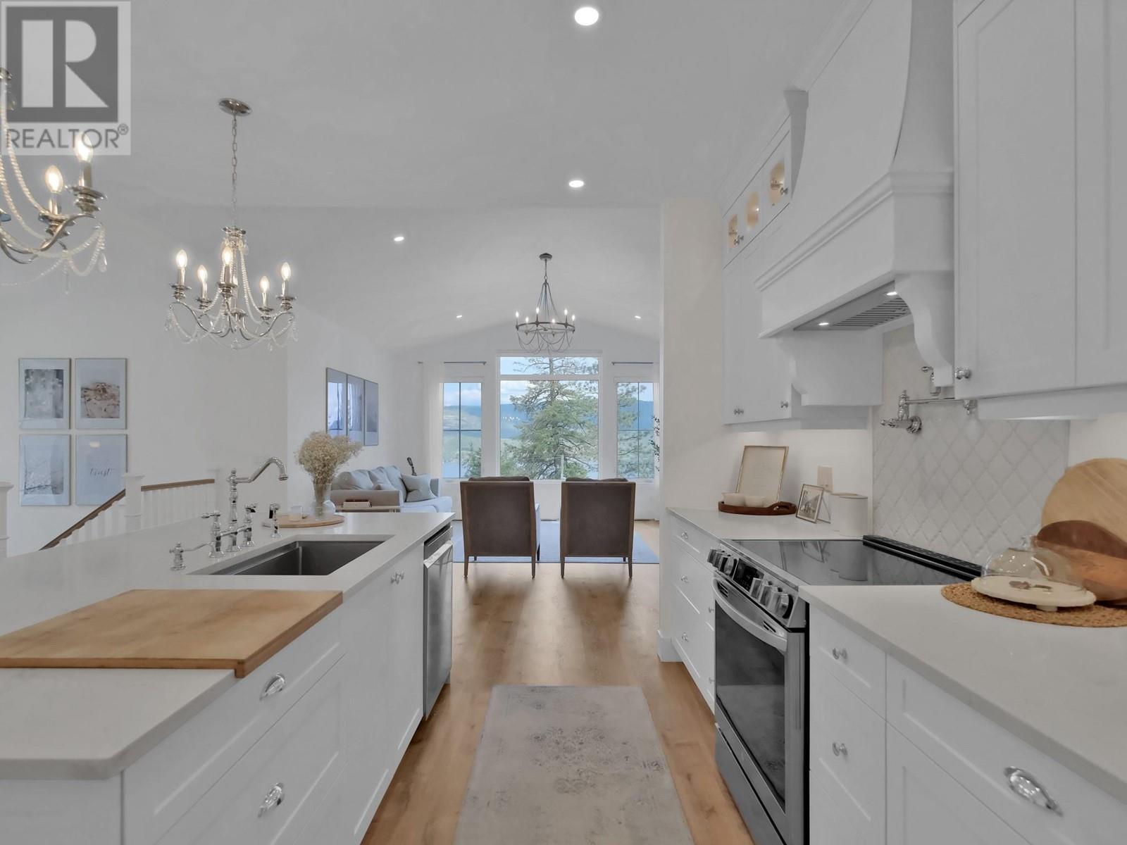 10290 Columbia Way. Vernon, British Columbia