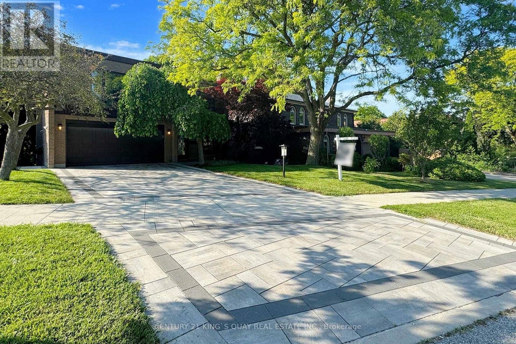 22 Coreydale Court, Toronto (bathurst Manor)