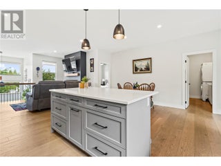 2884 Golf Course Drive. Blind Bay, British Columbia