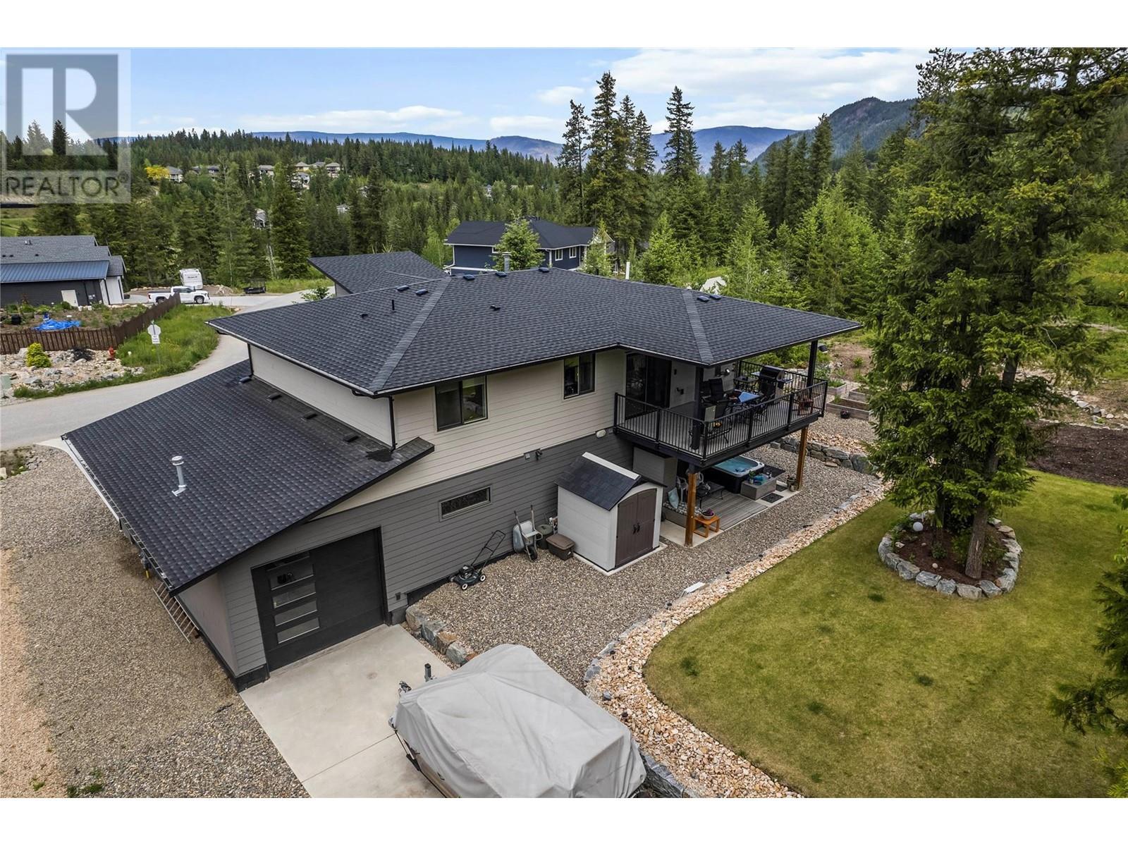 2884 Golf Course Drive. Blind Bay, British Columbia