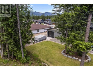 2884 Golf Course Drive. Blind Bay, British Columbia