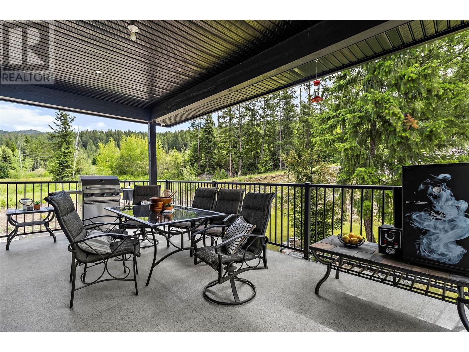 2884 Golf Course Drive. Blind Bay, British Columbia