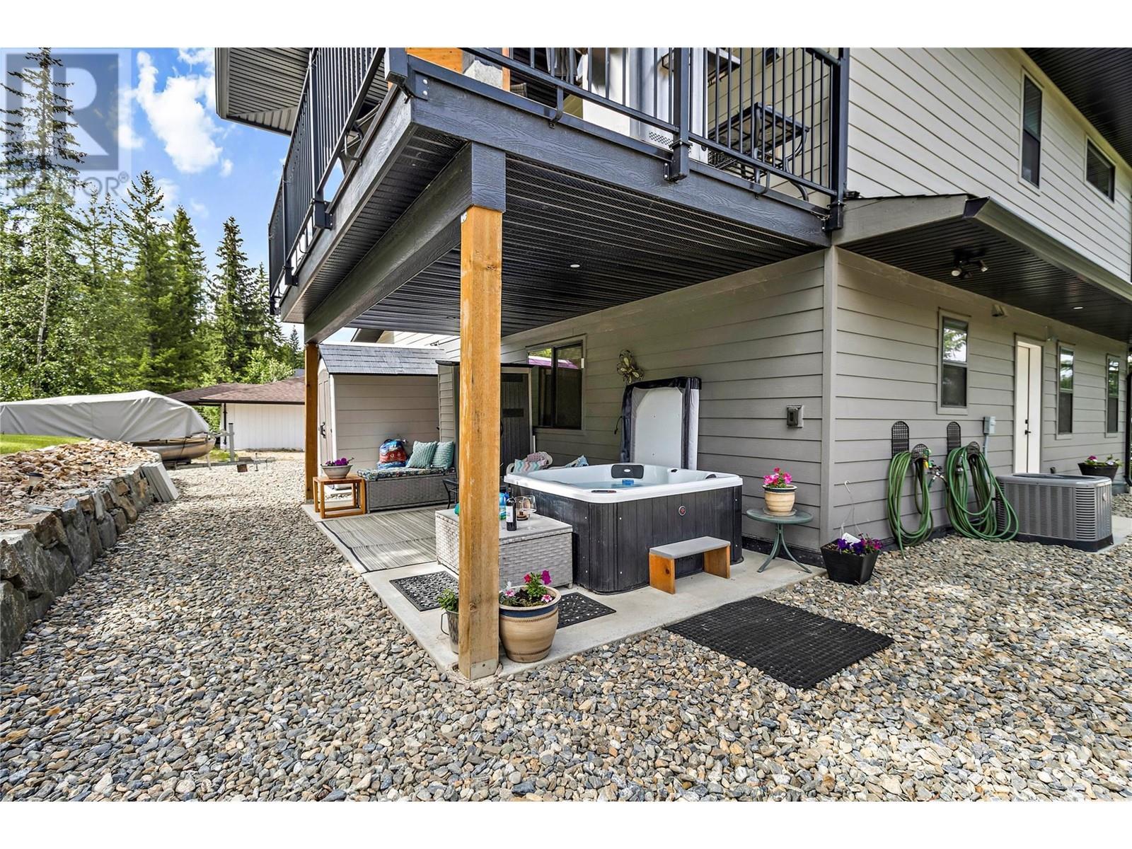 2884 Golf Course Drive. Blind Bay, British Columbia