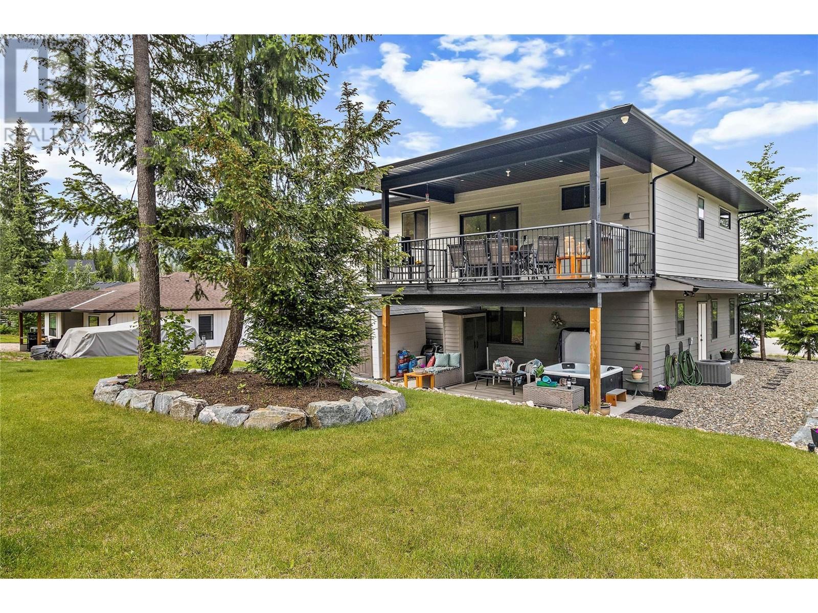 2884 Golf Course Drive. Blind Bay, British Columbia