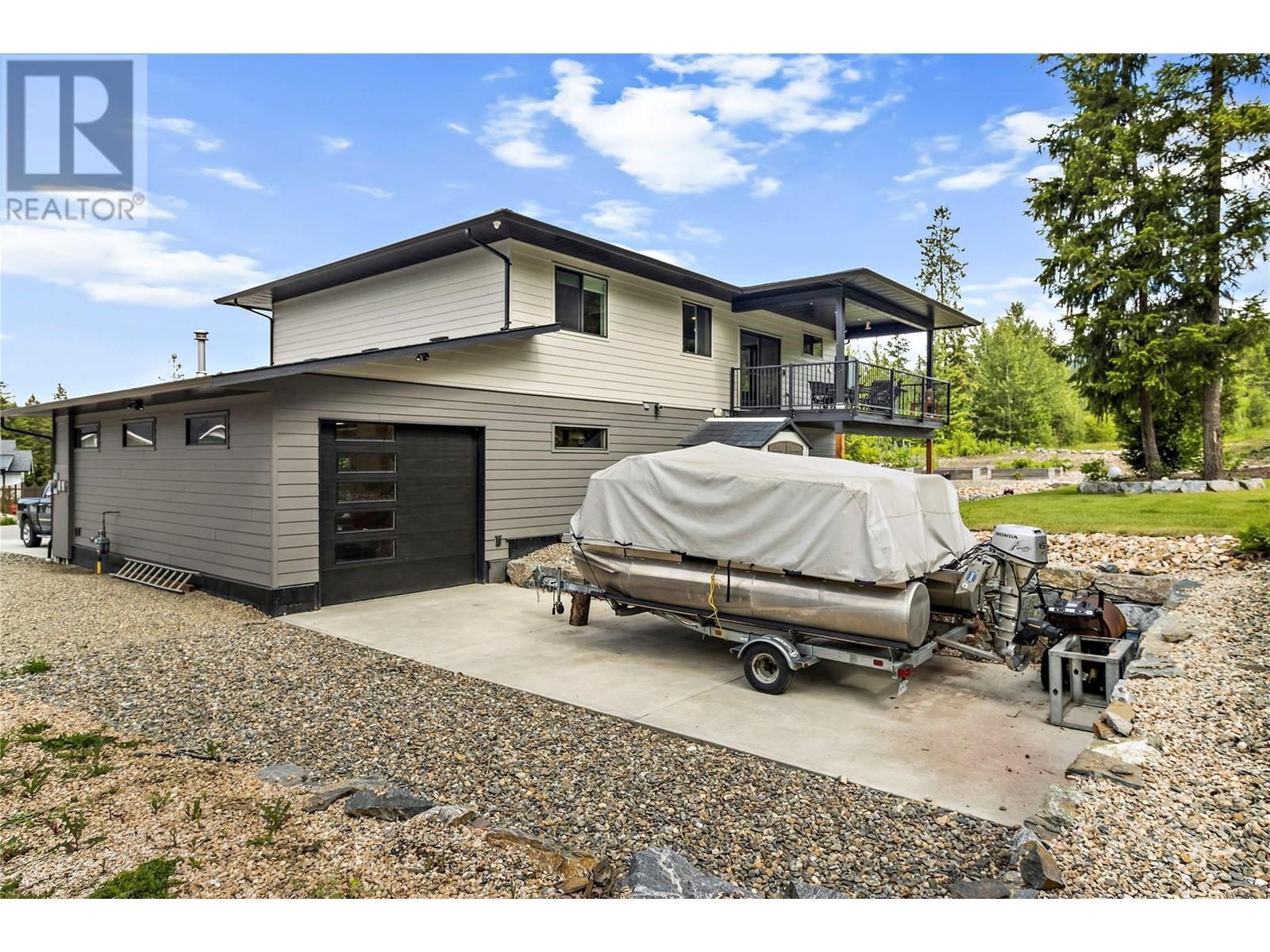 2884 Golf Course Drive. Blind Bay, British Columbia