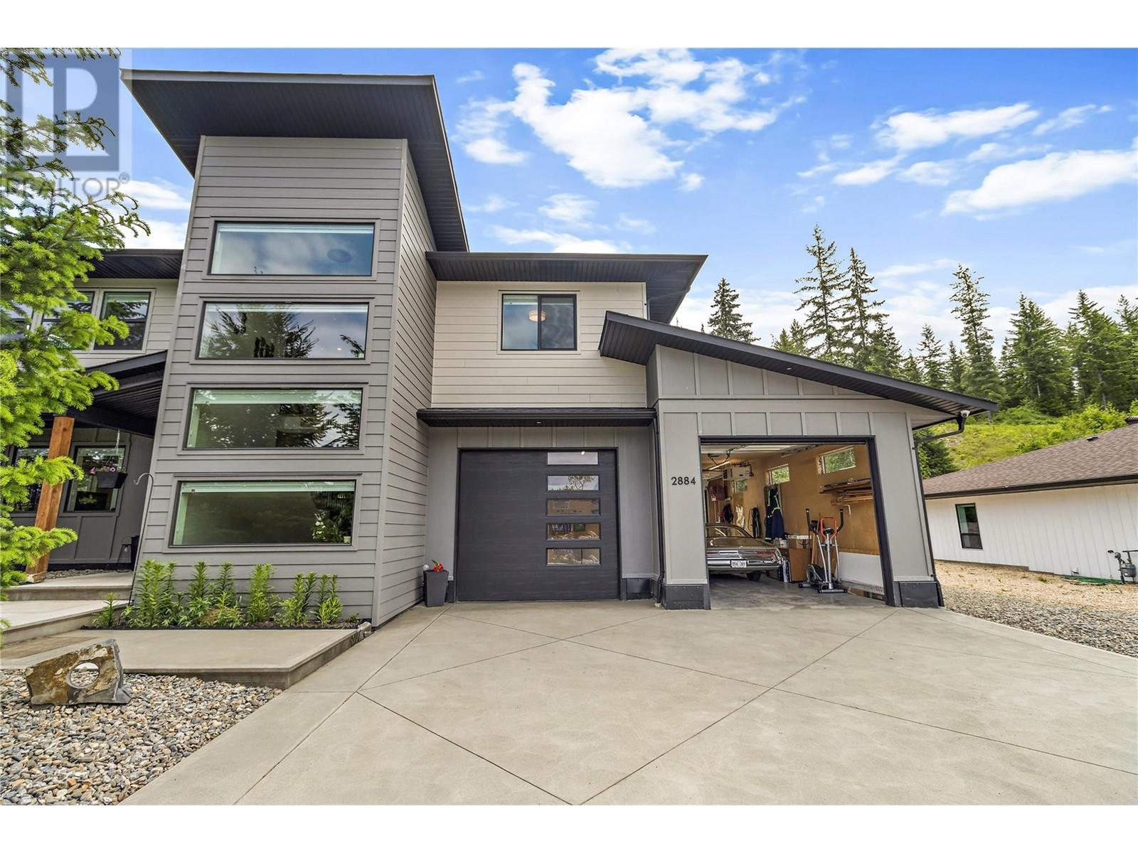 2884 Golf Course Drive. Blind Bay, British Columbia