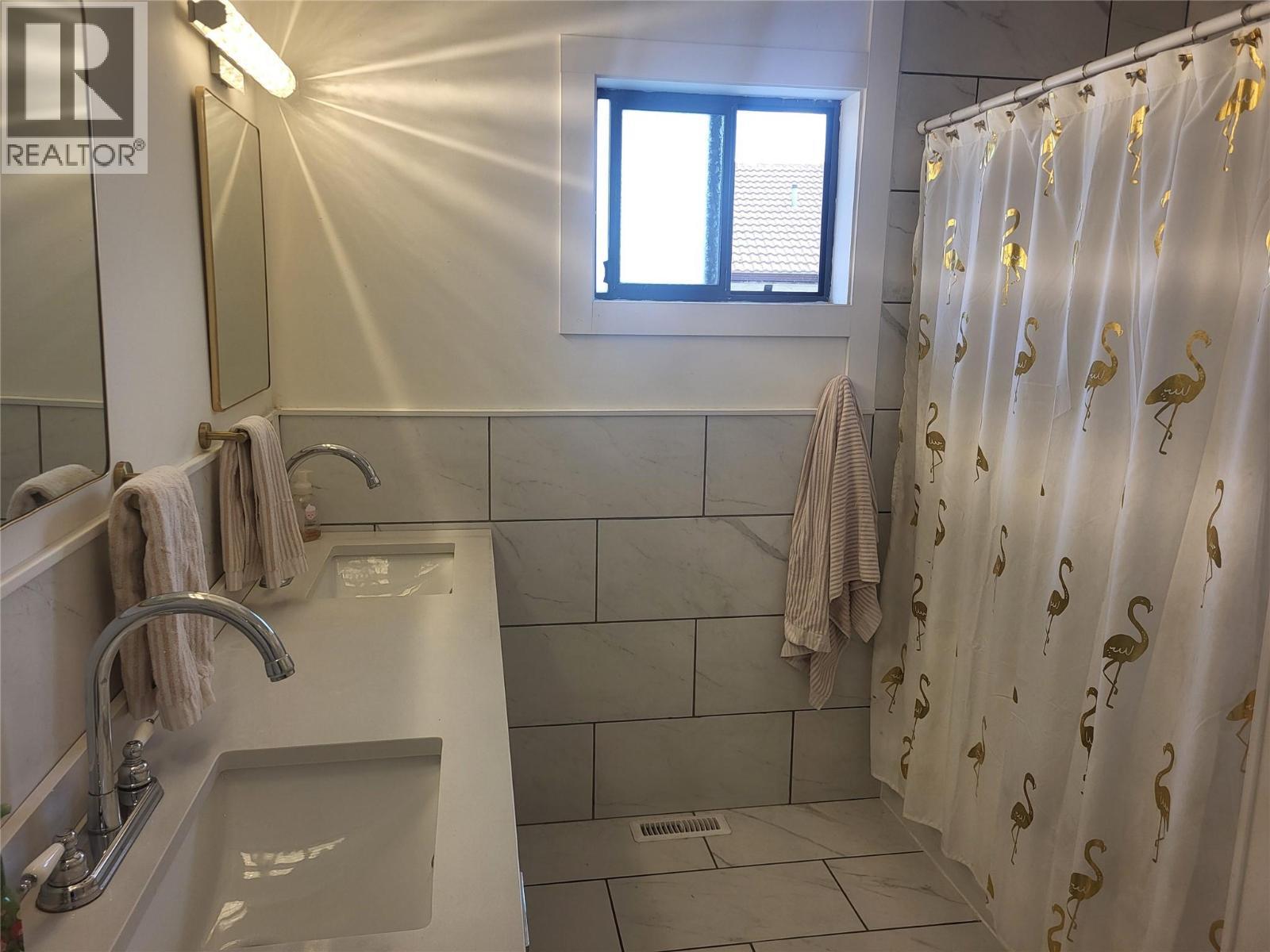 9504 Hummingbird Lane. Osoyoos, British Columbia