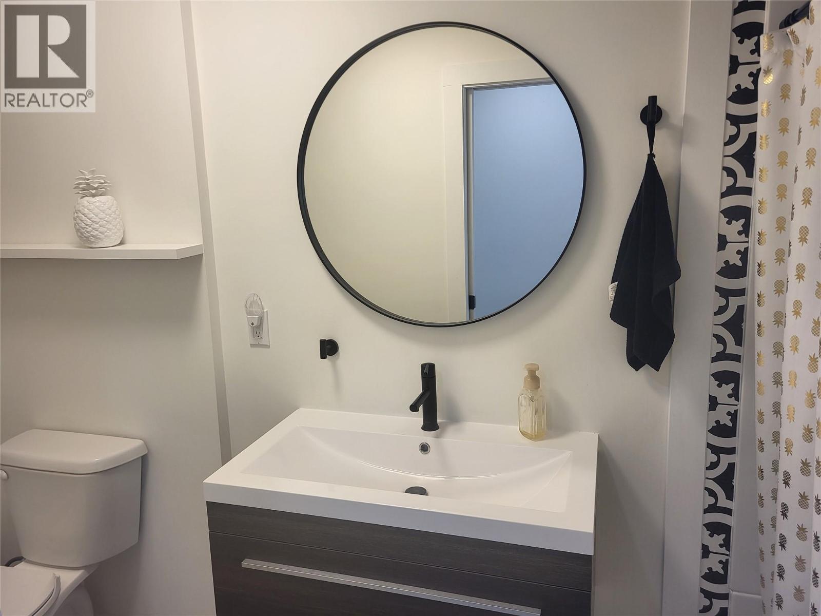 9504 Hummingbird Lane. Osoyoos, British Columbia