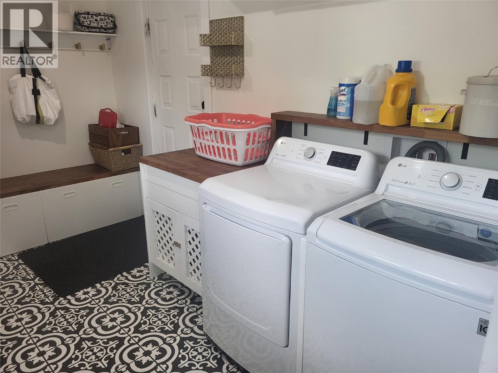 9504 Hummingbird Lane. Osoyoos, British Columbia