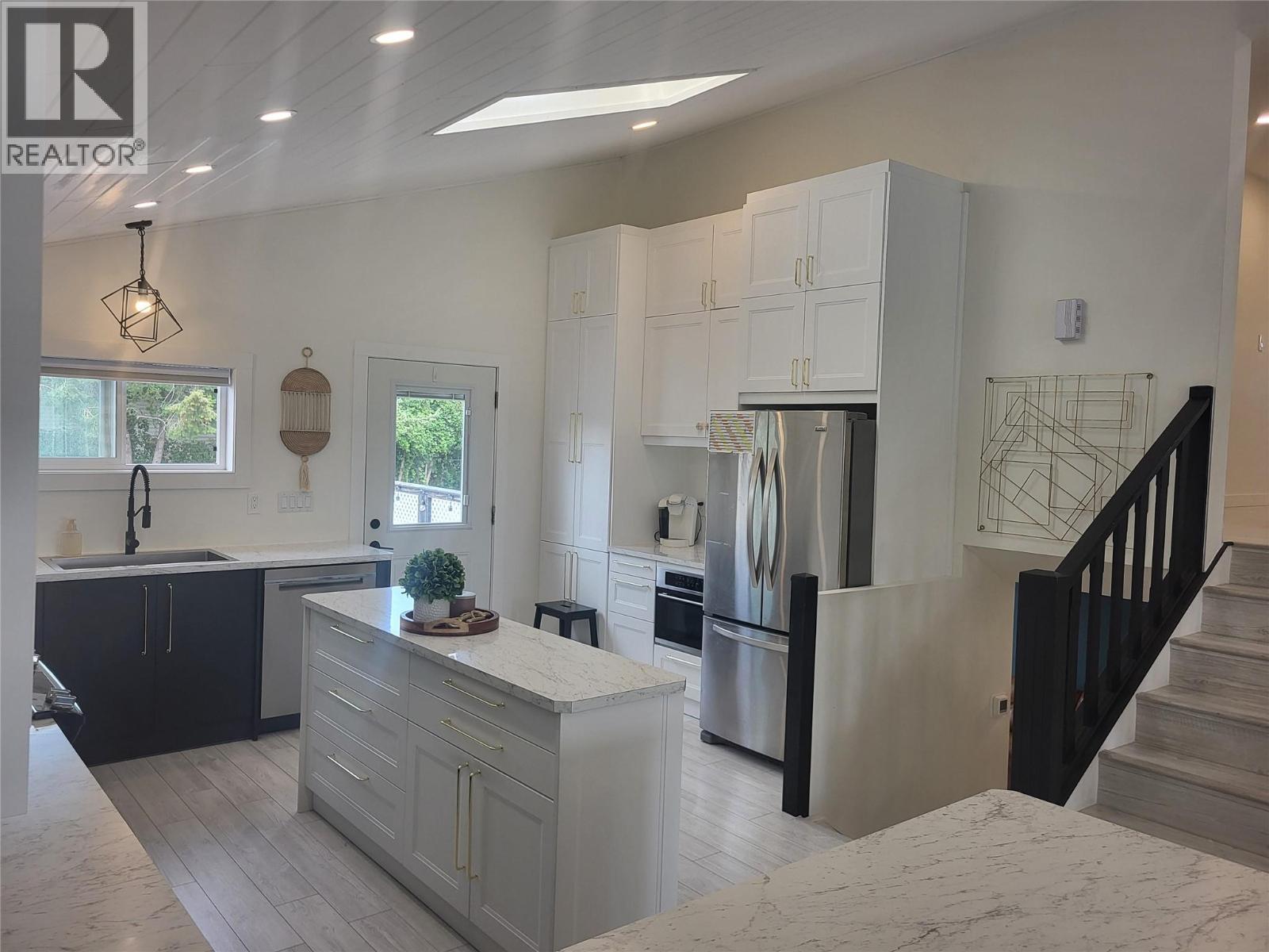 9504 Hummingbird Lane. Osoyoos, British Columbia