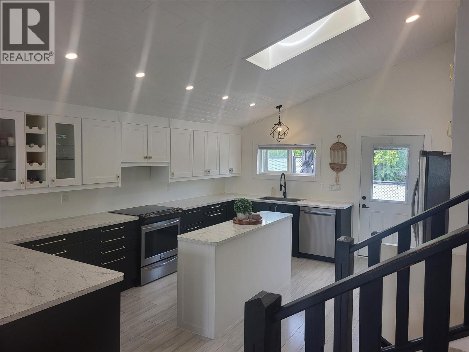 9504 Hummingbird Lane. Osoyoos, British Columbia