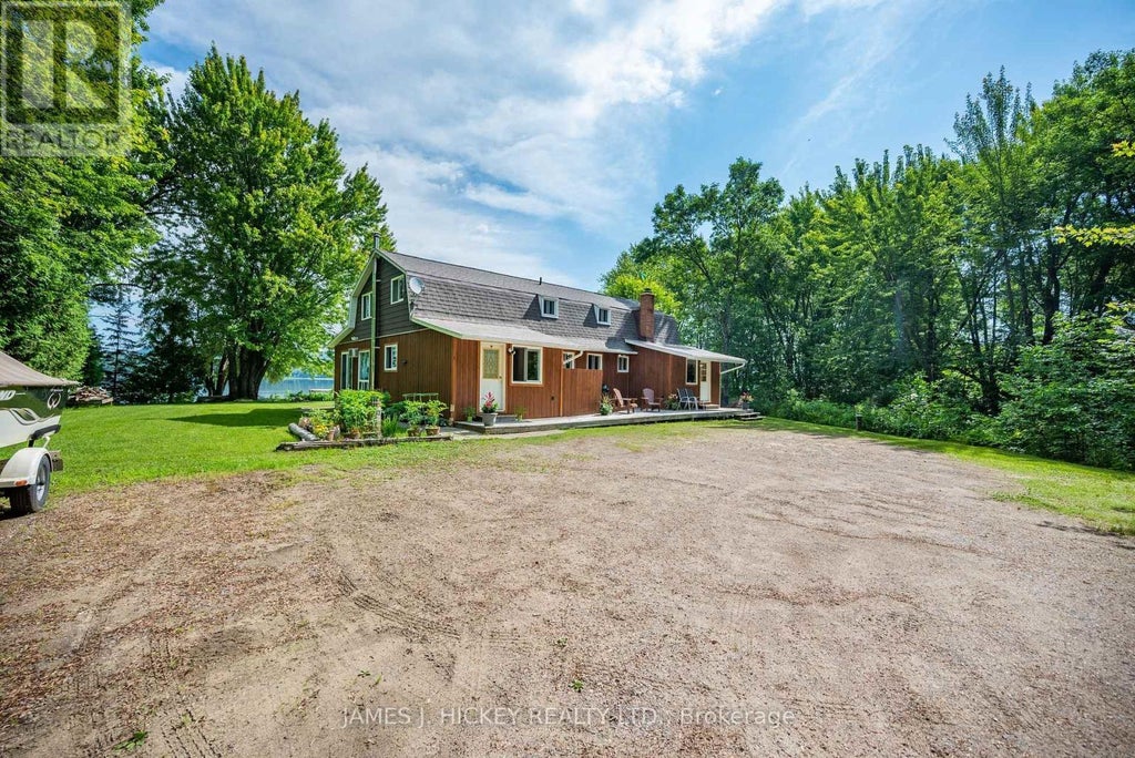 419 Devlin Lane, Laurentian Hills