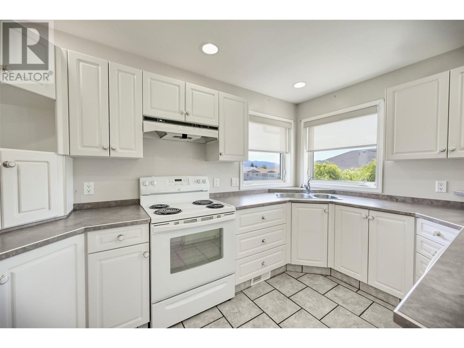 28 Sandpiper Place. Osoyoos, British Columbia