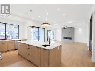 5533 Foothill Court. Kelowna, British Columbia