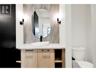 5533 Foothill Court. Kelowna, British Columbia