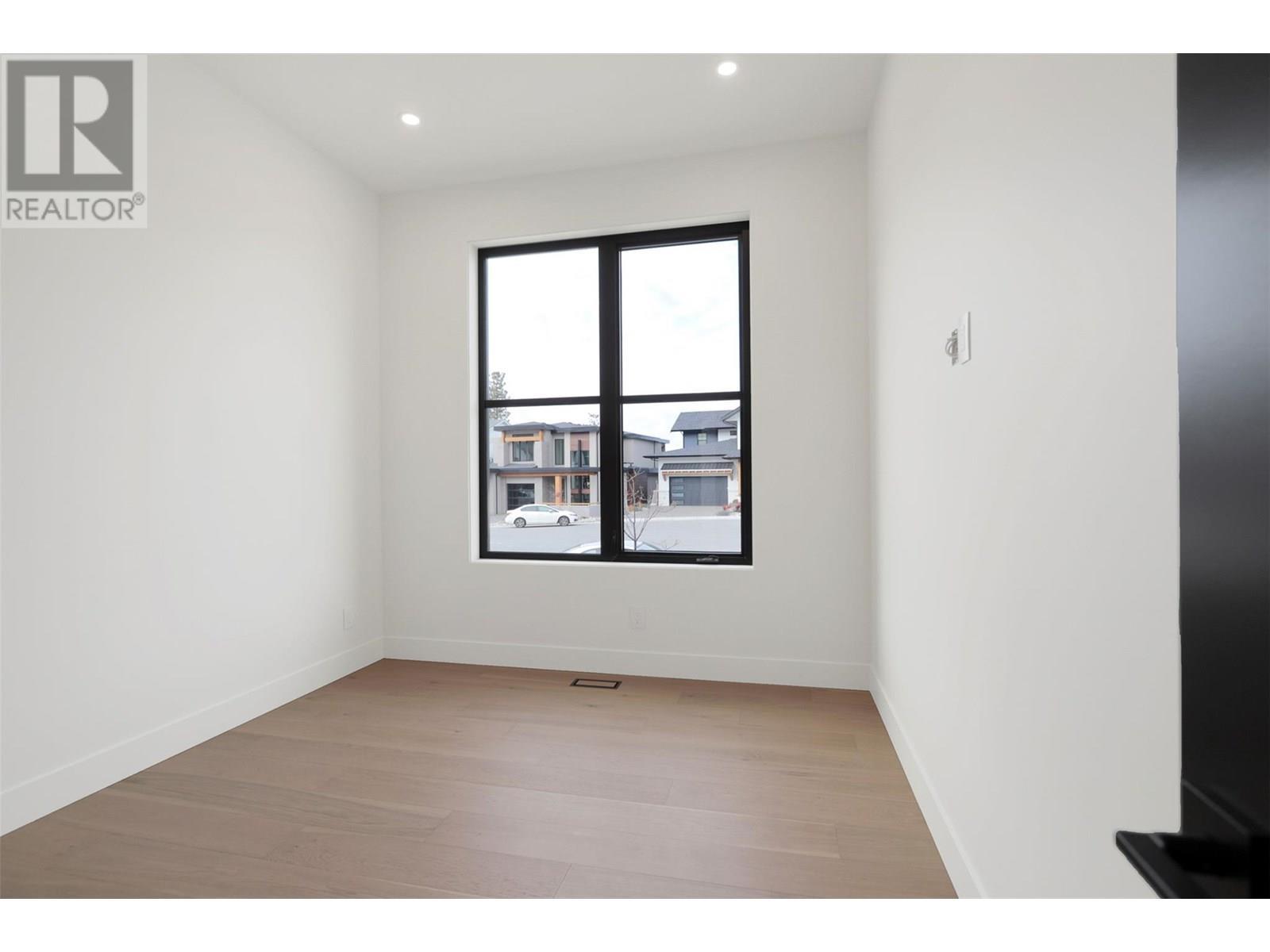 5533 Foothill Court. Kelowna, British Columbia