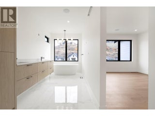 5533 Foothill Court. Kelowna, British Columbia