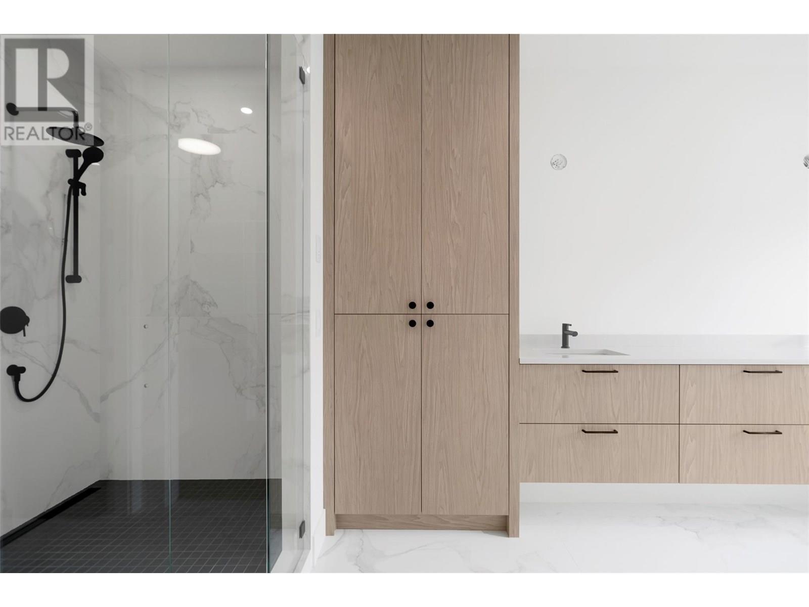 5533 Foothill Court. Kelowna, British Columbia