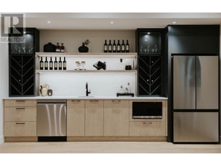 5533 Foothill Court. Kelowna, British Columbia