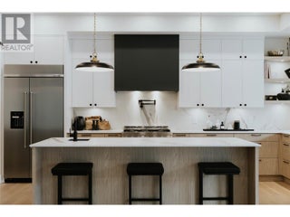 5533 Foothill Court. Kelowna, British Columbia