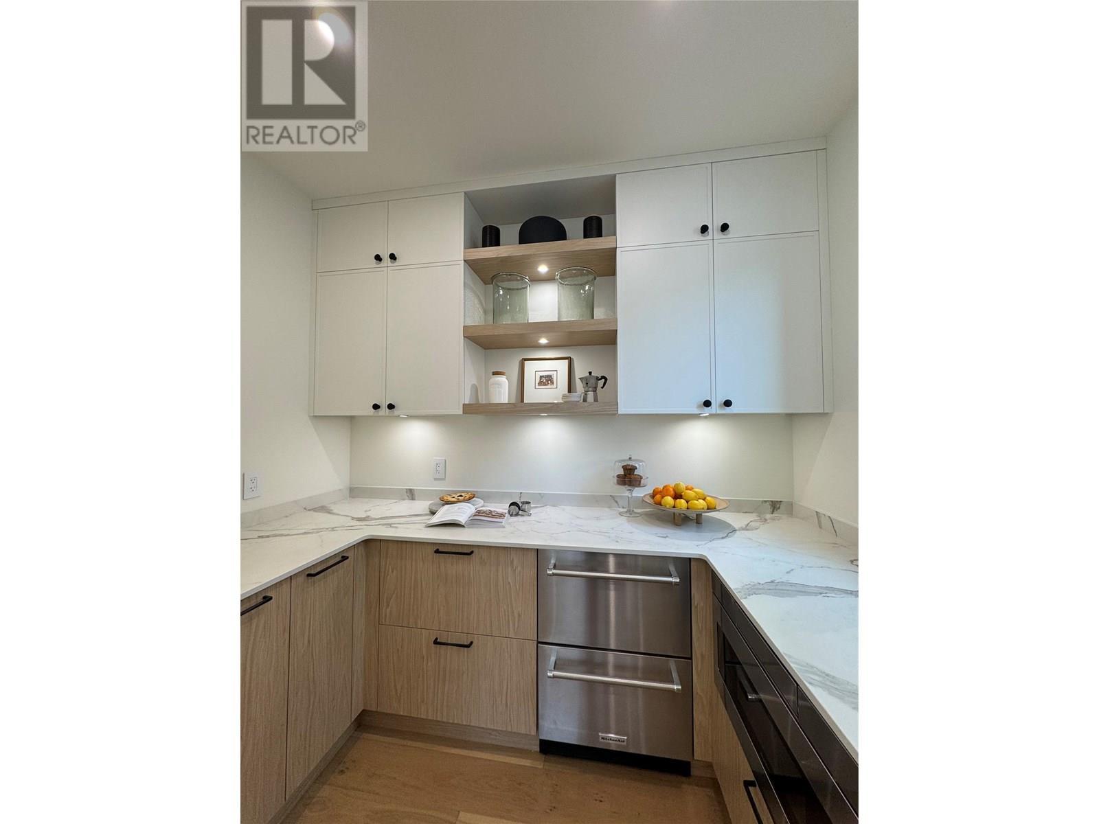 5533 Foothill Court. Kelowna, British Columbia