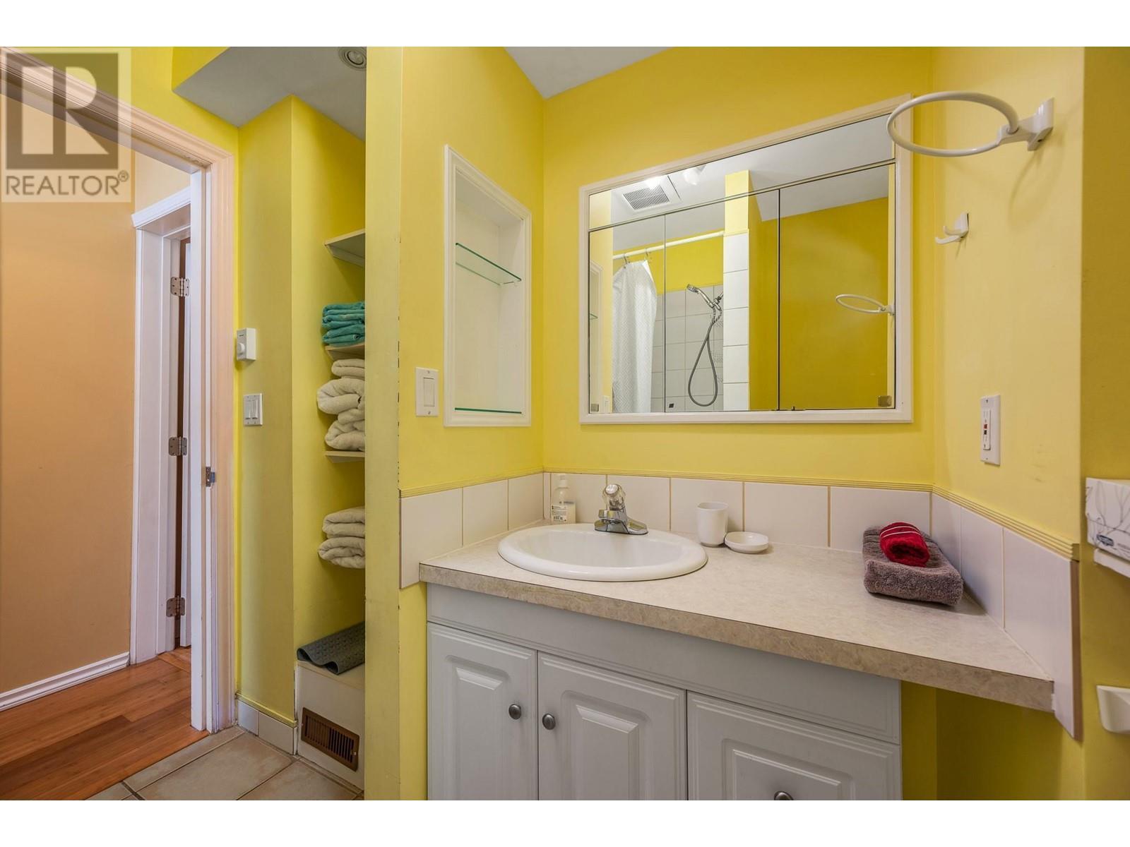 2612 Lakeshore Road. Vernon, British Columbia