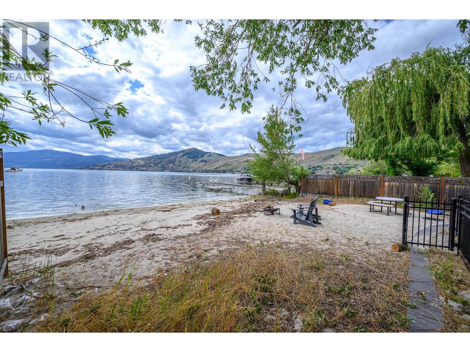 2612 Lakeshore Road. Vernon, British Columbia