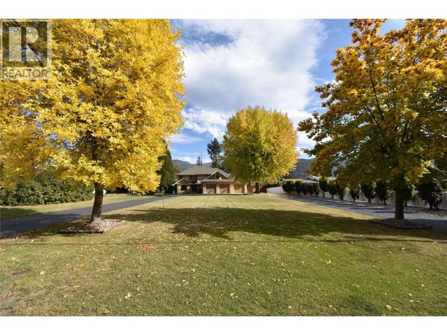 2601 9th Avenue, Castlegar