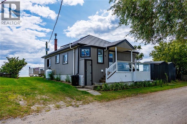 221-223 Hastings Dr, Port Rowan