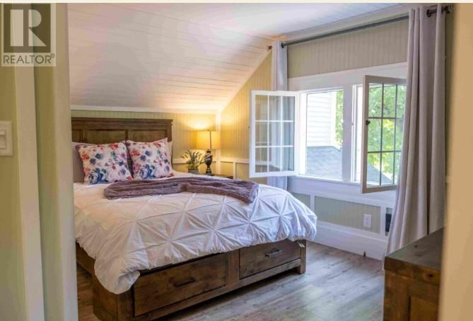 1009 Lawrence Avenue. Kelowna, British Columbia