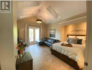 1009 Lawrence Avenue. Kelowna, British Columbia