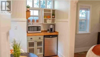 1009 Lawrence Avenue. Kelowna, British Columbia