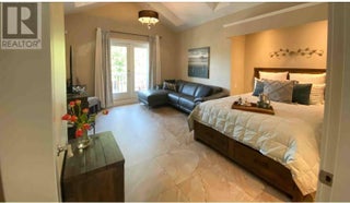 1009 Lawrence Avenue. Kelowna, British Columbia