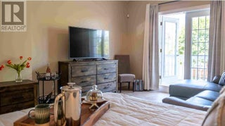 1009 Lawrence Avenue. Kelowna, British Columbia