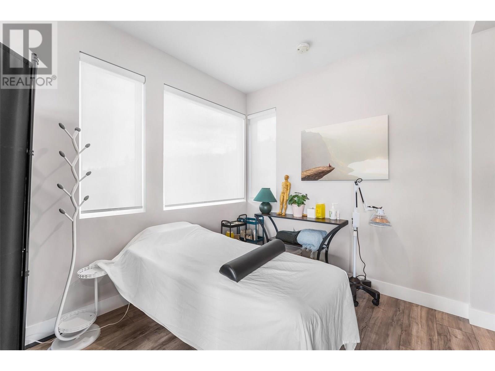 3645 Mckinley Beach Drive. Kelowna, British Columbia