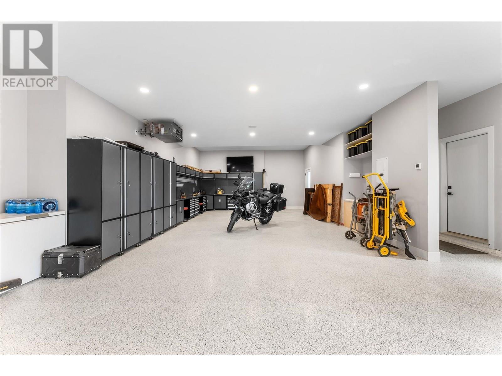 3645 Mckinley Beach Drive. Kelowna, British Columbia