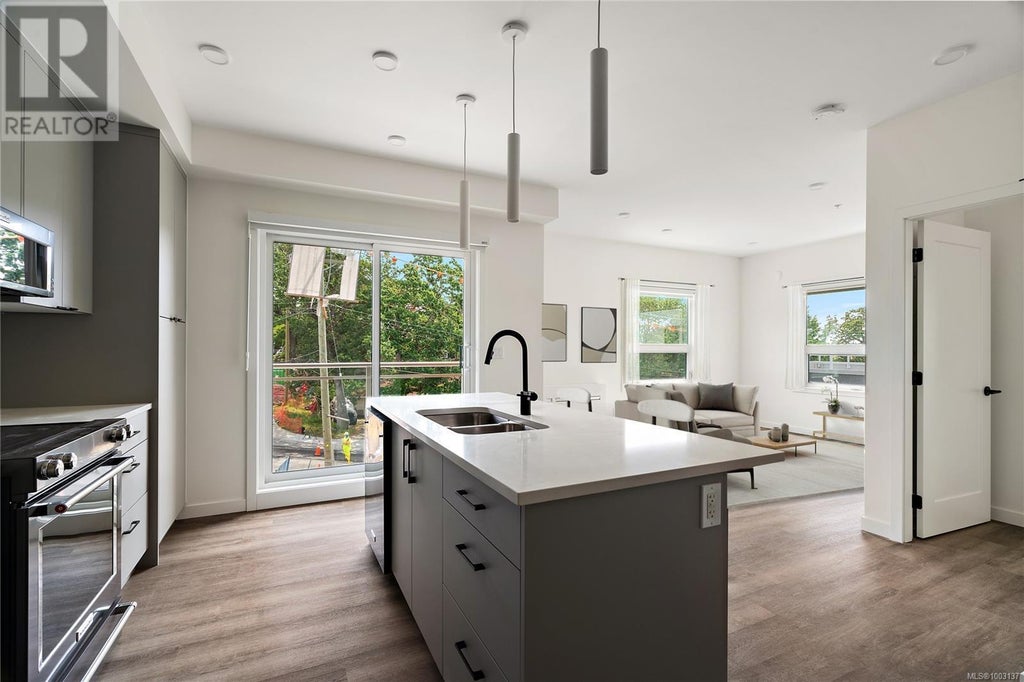 B507 1102 Esquimalt Road, Esquimalt