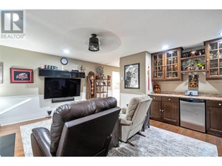 1047 Wharf Road. Scotch Creek, British Columbia