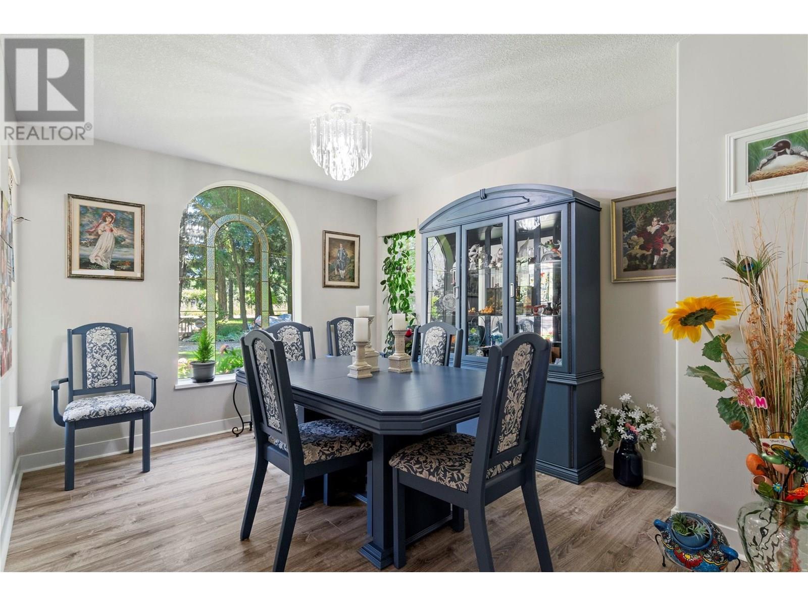 1047 Wharf Road. Scotch Creek, British Columbia