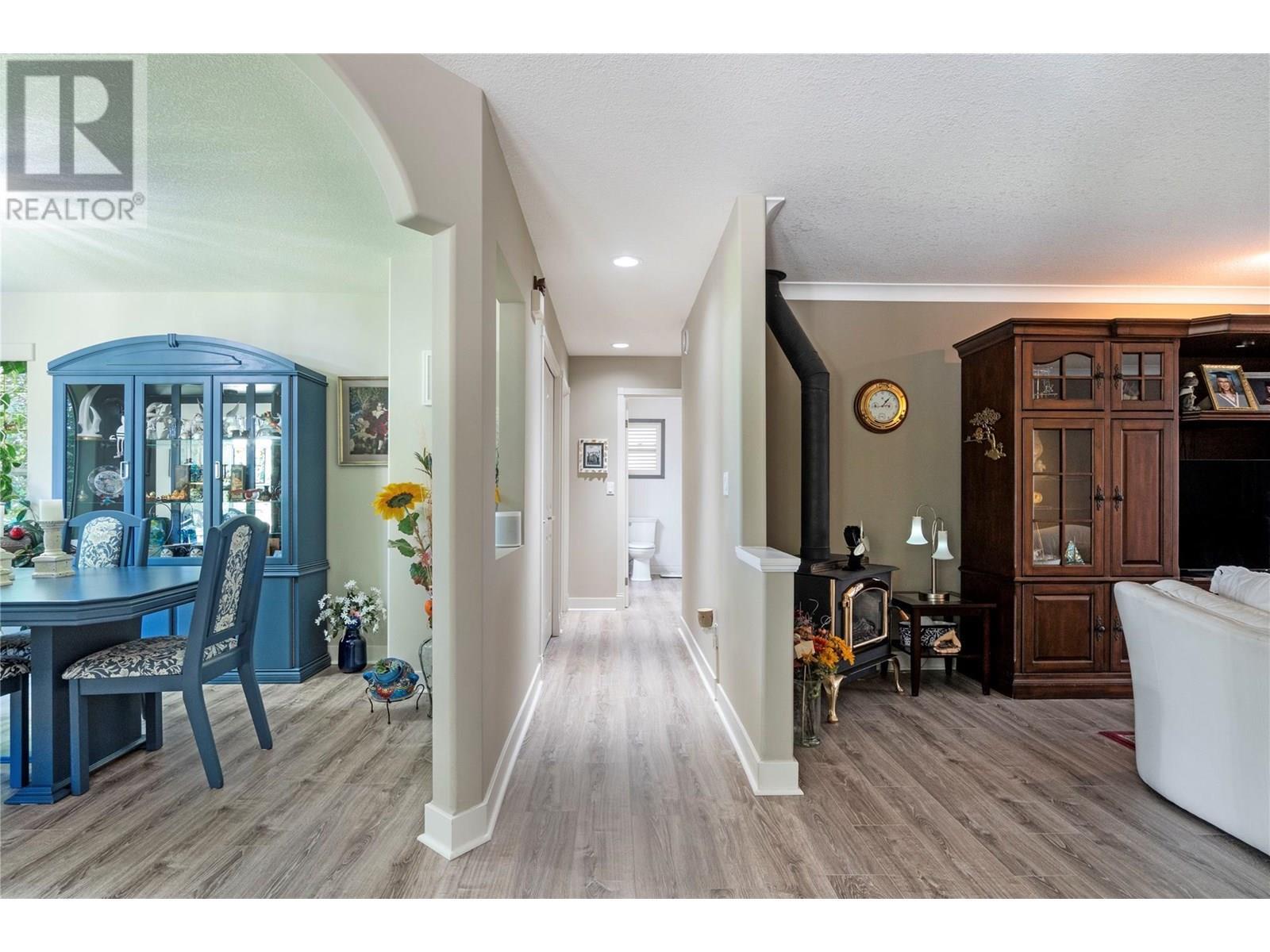 1047 Wharf Road. Scotch Creek, British Columbia